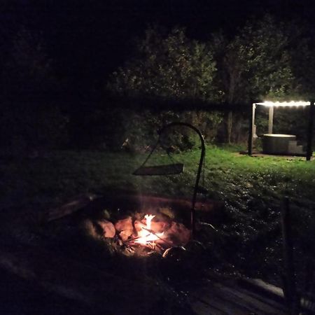 Miedzy Olchami Domek Nad Jeziorem. Noclegi Caloroczne. Cisza, Spokoj. Barczewo Kültér fotó